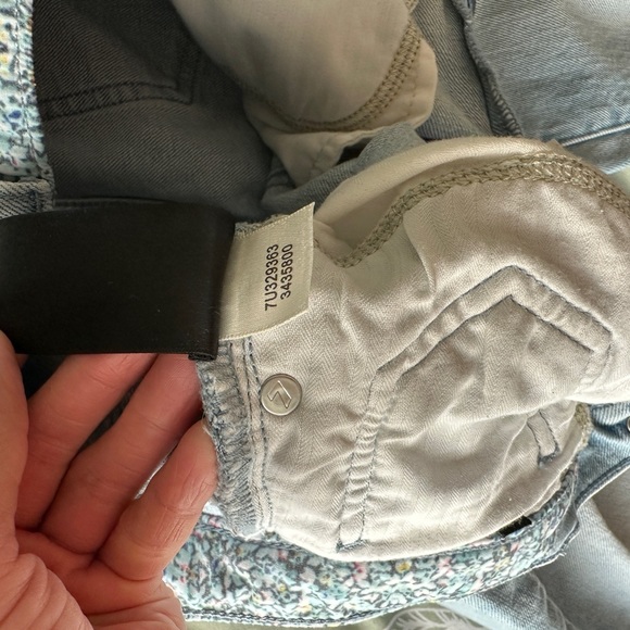 7 For All Mankind Peggi Ankle Jeans Light faded blue floral theme - Picture 11 of 12